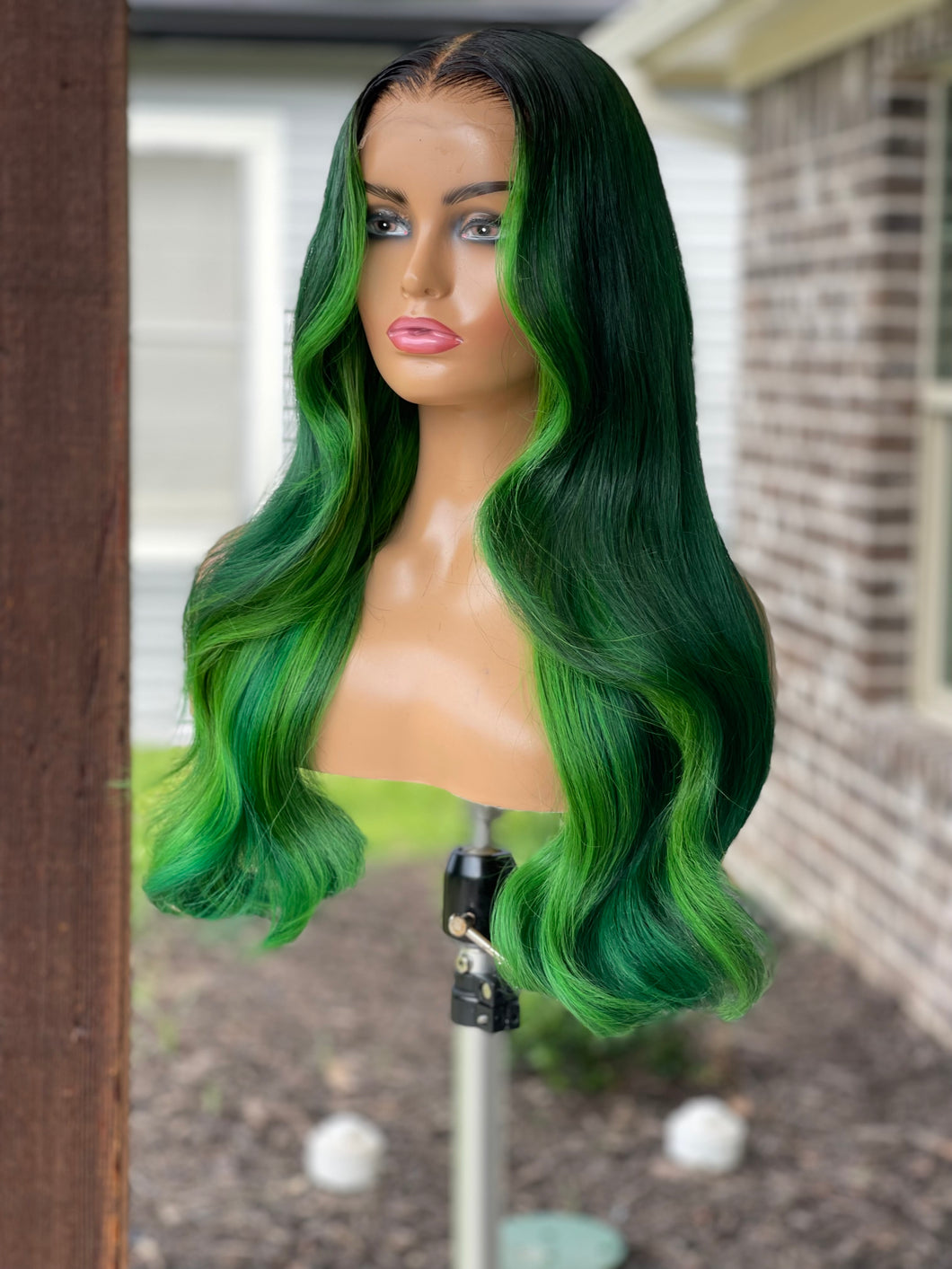 Green wig- Size S